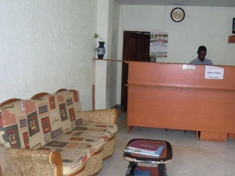 Keba Inn Lyamutundwe Екстериор снимка