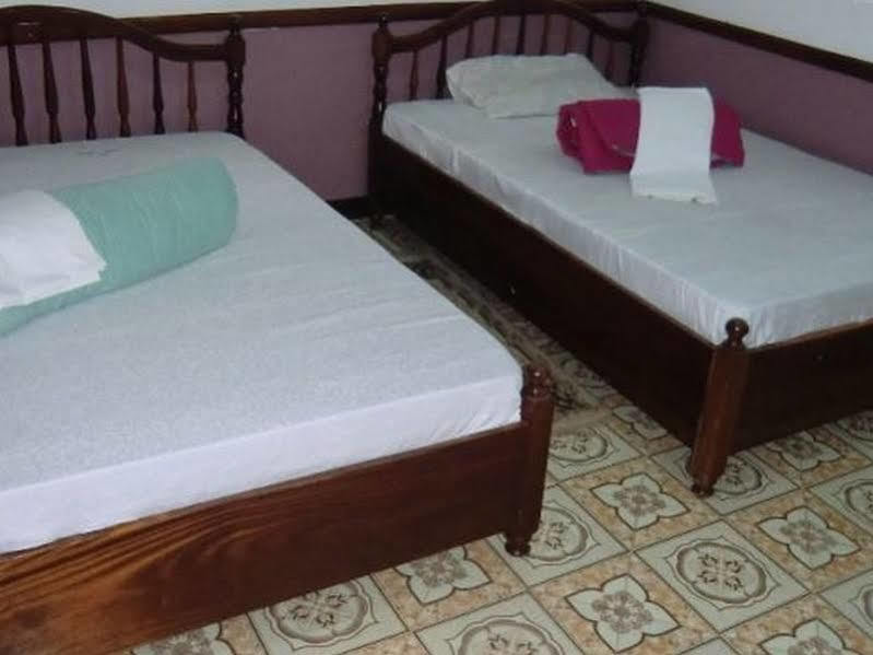 Keba Inn Lyamutundwe Екстериор снимка
