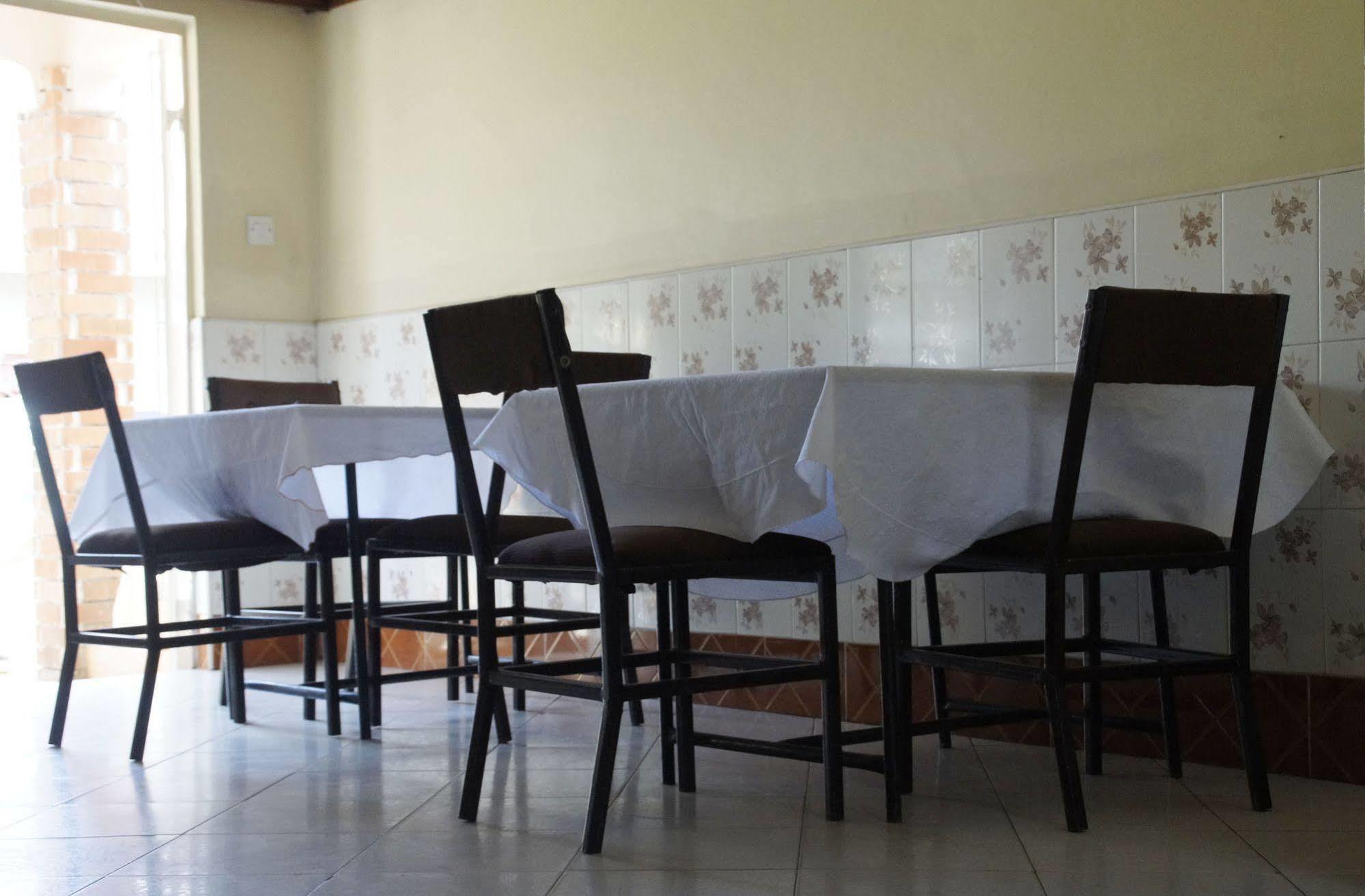 Keba Inn Lyamutundwe Екстериор снимка