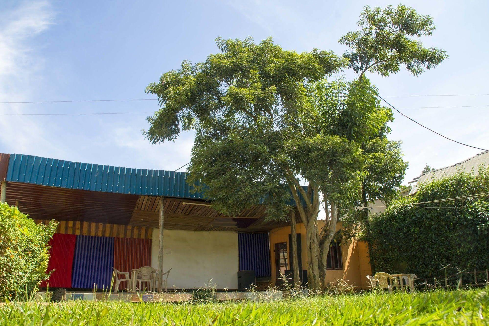 Keba Inn Lyamutundwe Екстериор снимка